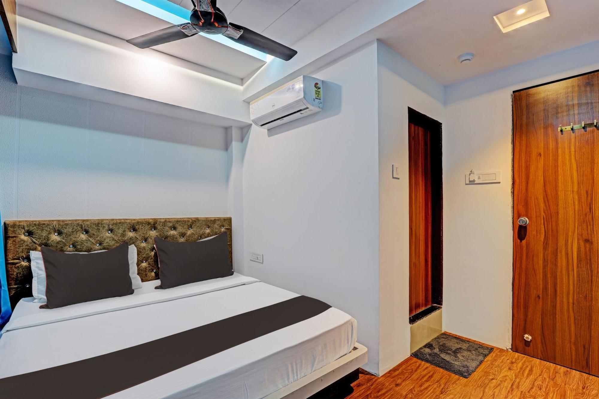 Collection O Hotel Swarg Surat Zewnętrze zdjęcie
