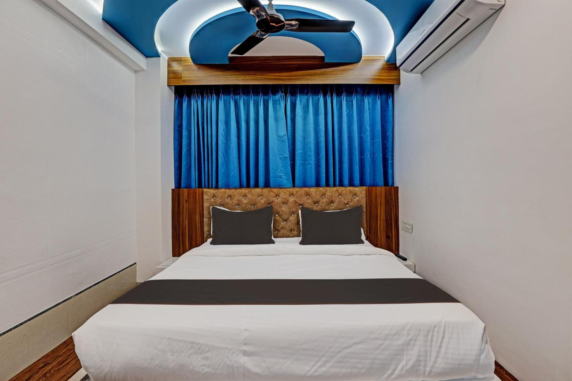 Collection O Hotel Swarg Surat Zewnętrze zdjęcie