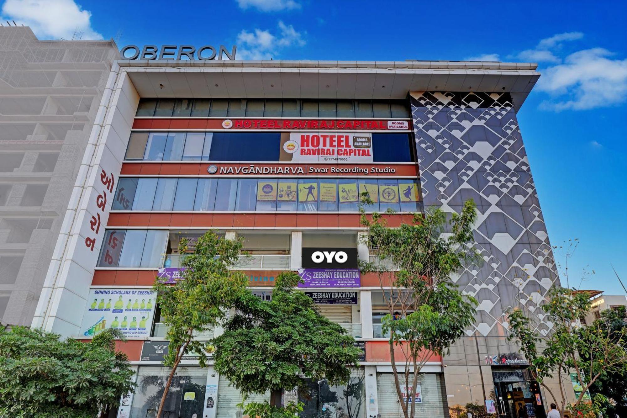 Collection O Hotel Swarg Surat Zewnętrze zdjęcie
